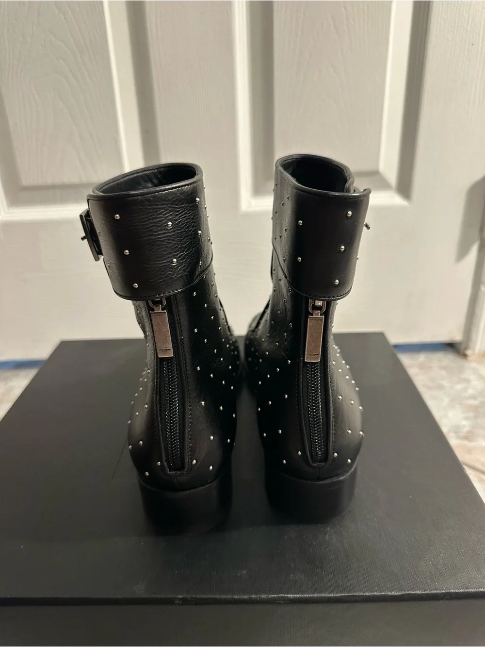 Saint Laurent Paris Studded Leather Ankle Boots Men’s EU 41 / US 8